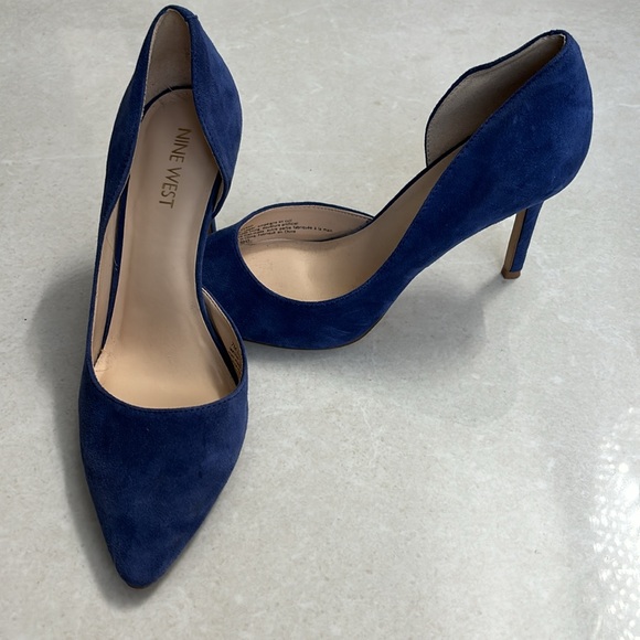NINE WEST SUEDE HEELS - Picture 3 of 6
